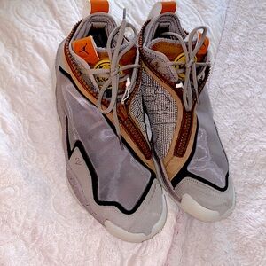 Jordan why not .6 the gift size 10.5.  Special edition.